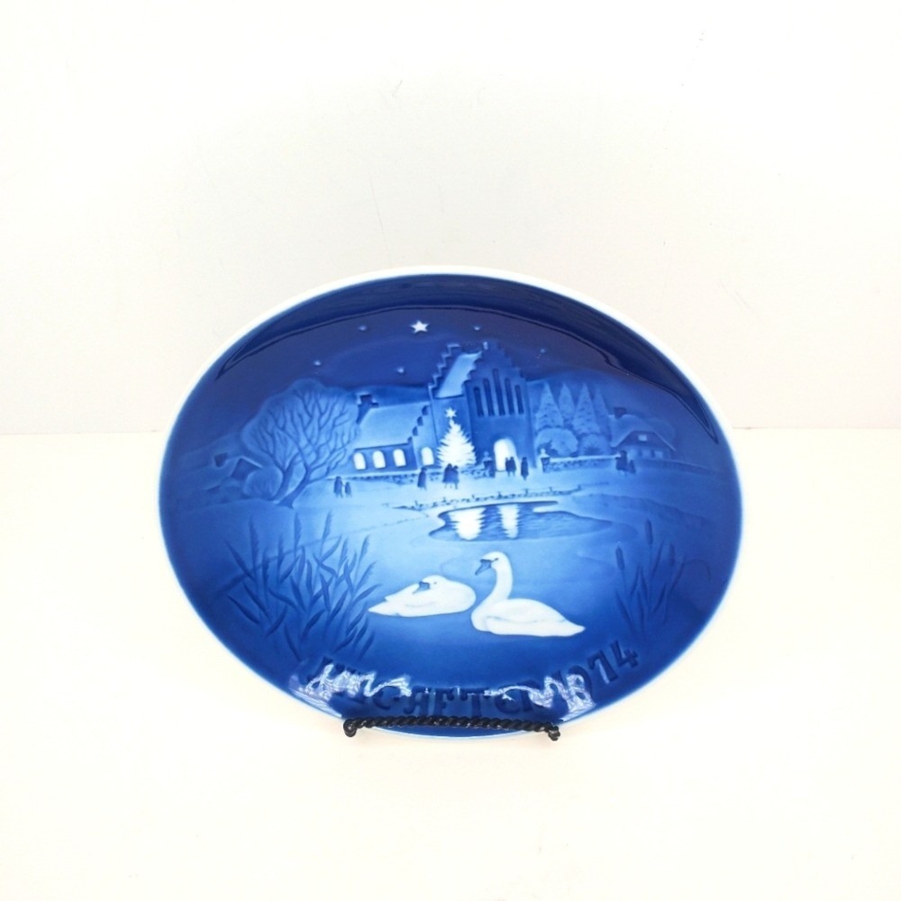 Bing And Grondahl 1974 Copenhagen Porcelain‎ Swans Village Christmas Plate